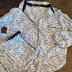 Victoria's Secret Black and White Text Print Short PJ's